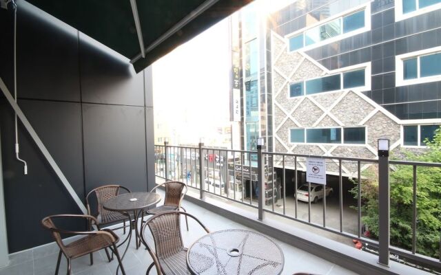 Indy Hotel