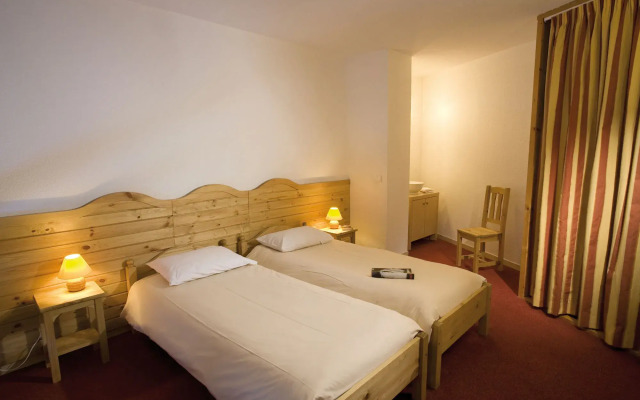 VVF Les sittelles à Montalbert