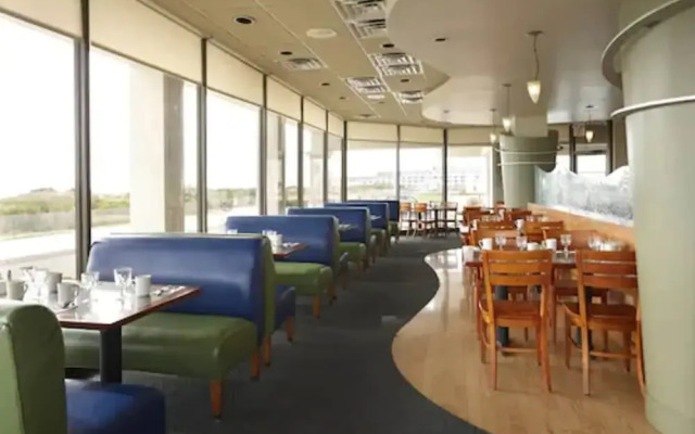 Port Royal Oceanfront Hotel