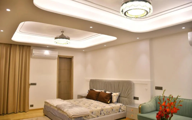 Luxuryhouse-3br-free Car & Driver-balcony-wifi