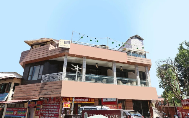 OYO 1617 Palm Retreat