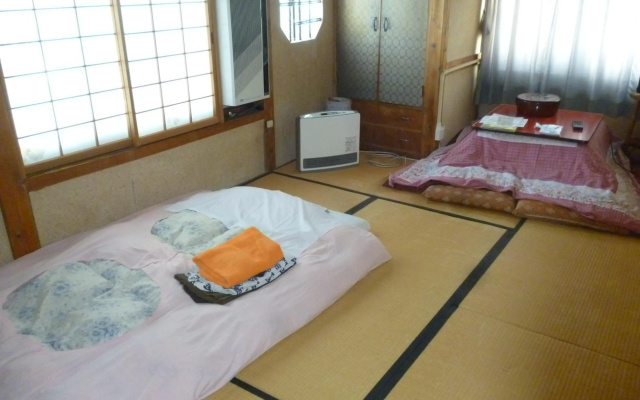Uotoshi Ryokan – Guest Rooms – Yamanouchi