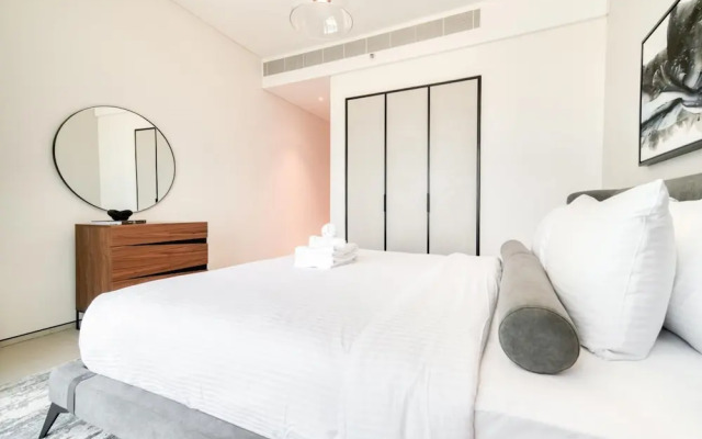 Serene Beachfront Ain Dubai View at Address JBR