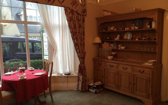 Hillcrest House Bed & Breakfast
