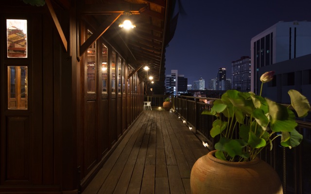 True Siam Rangnam Hotel