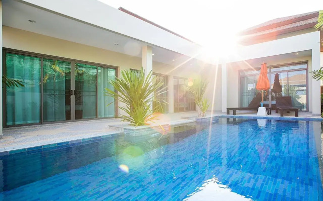 Shanti Estate by Tropiclook