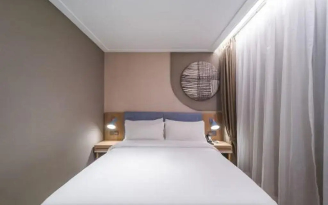 Homeinn NEO (Guangzhou Exhibition Center Pazhou Metro Station)