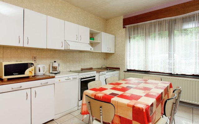 Quaint Holiday Home With Fenced Garden in Manhay