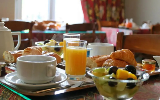 Madrigal hotel