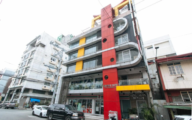 RedDoorz near Bambang Station