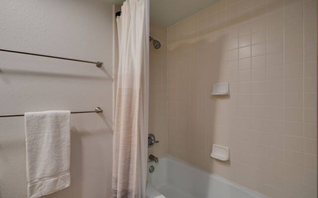 Lakeside 1481 by SummitCove Vacation Lodging