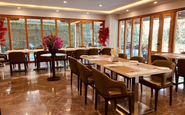 Hotel Mayto
