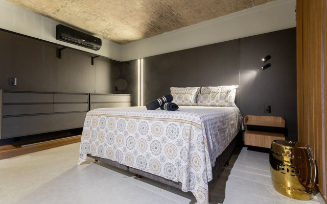 Urban #305 - Comfort in Tambau by Carpediem