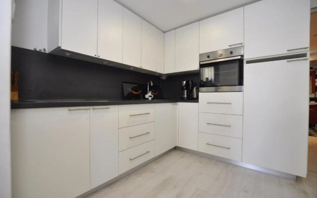 Eden - 30m From the sea - A2