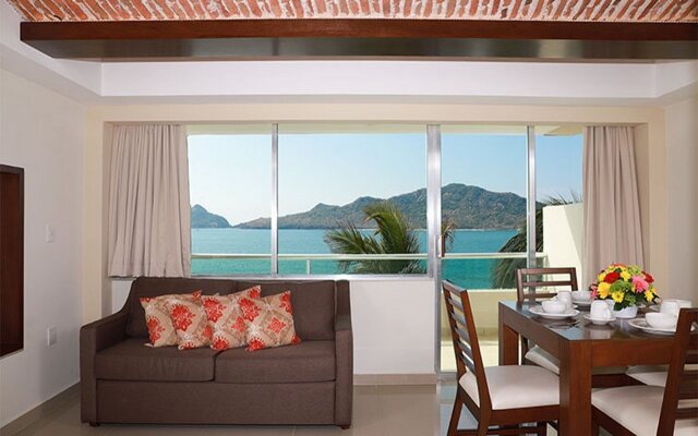 Suites Las Flores Beach Mazatlan