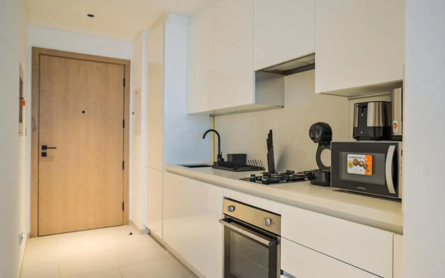 KeyHost - Classy 1BR Canal View - Business Bay - K1790