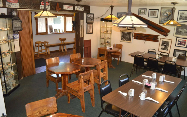 Rimrock Lodge