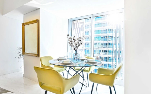 LUX Cayan Superior Suite 5 Dubai Marina