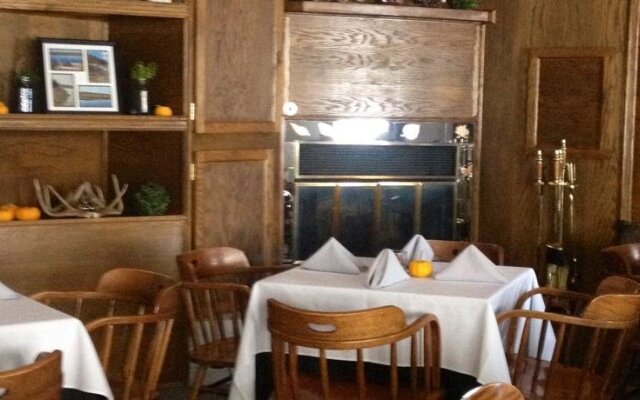 Prairie Schooner Inn