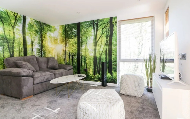 24 Meadow Retreat