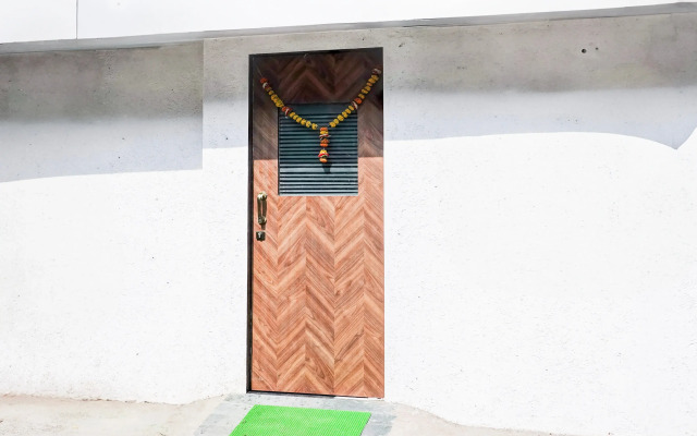 Super Hotel O Khar East Near Railway Station