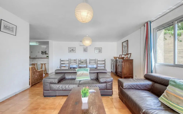 Posh Apartment Near Canyelles Petites