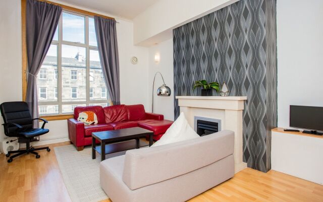 Two Bedroom Flat in Edinburgh