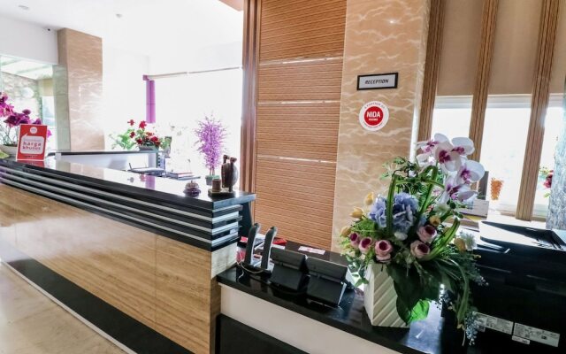 NIDA Rooms Racing Center Makassar