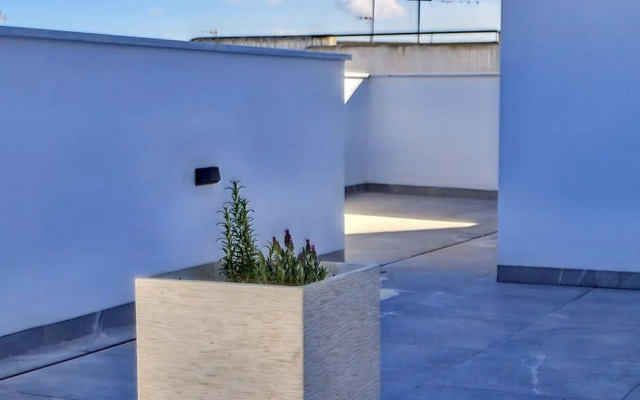 Inviting Apartment With Balcony