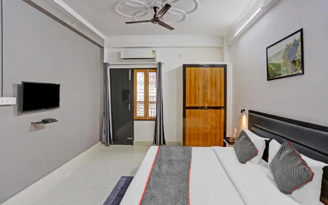 Oyo Townhouse 1082 Holidayy Inn