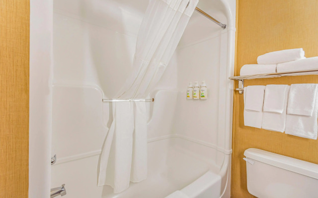 Days Inn & Suites by Wyndham West Edmonton