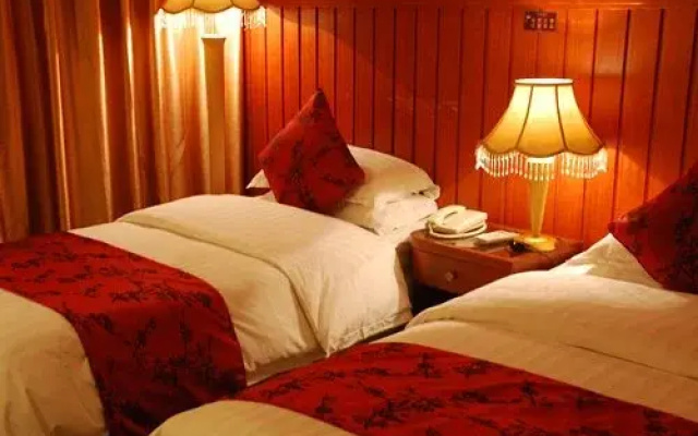 Xiqiang Homeland Hotel - 4 Nights, Mao Xian, China