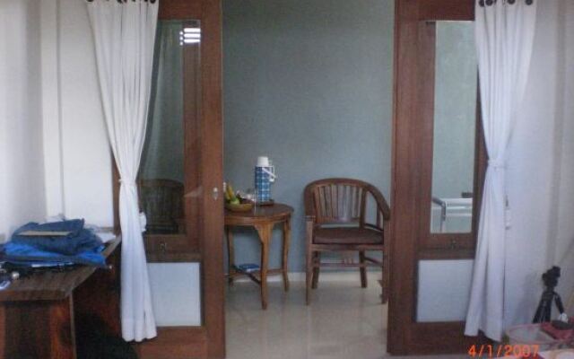 Adi House Homestay