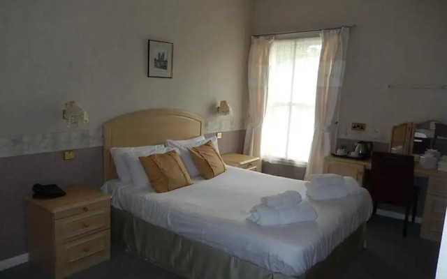 Eden House Hotel