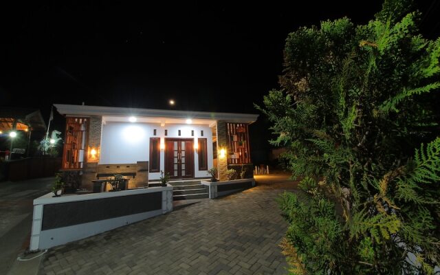 Saputra View Bromo Homestay