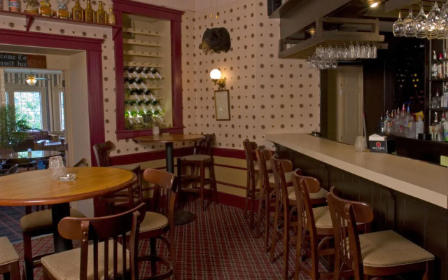 The Historic Summit Inn