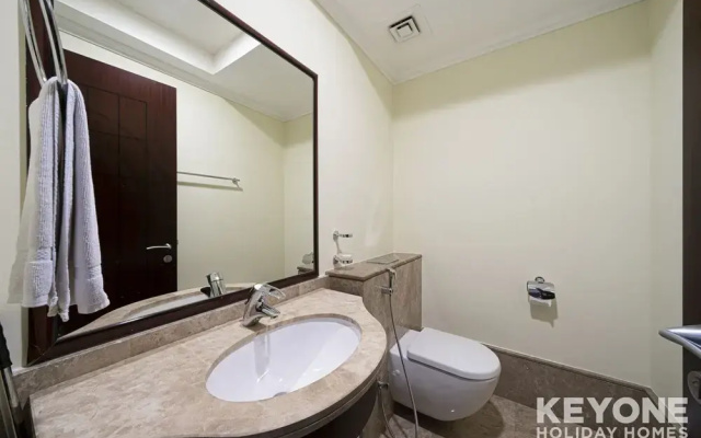 Grandeur Living 2BR plus Maid with Beach Access