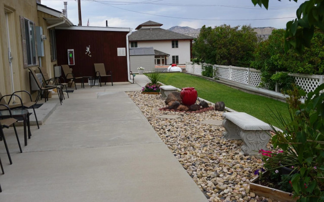 Bybee's Steppingstone Motel