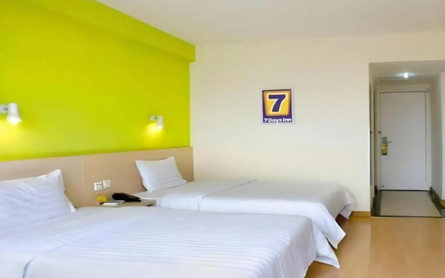 7 Days Holiday Hotel (Guiyang Gaicha Avenue Zhongshan Middle Road) – Guest Rooms – Guiyang