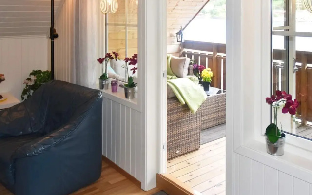 Seaside Serenity in Leirvik-by Traum