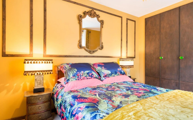 Quirky 1 Bedroom Apartment Next to Holyrood Palace