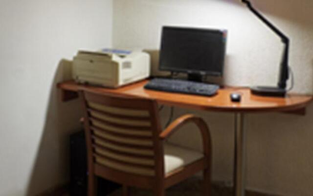 Elpida City Hotel