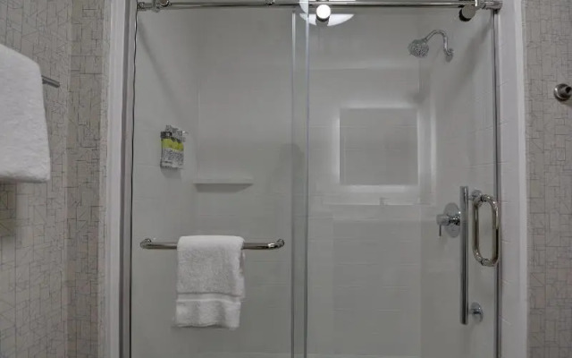 Holiday Inn Express & Suites Greenville - Taylors