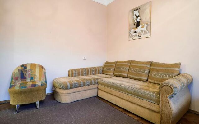Апартаменты Home-Hotel, ул. Льва Толстого, 5А