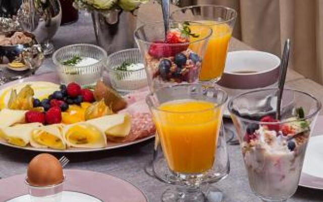 Frost Boutique Hotel