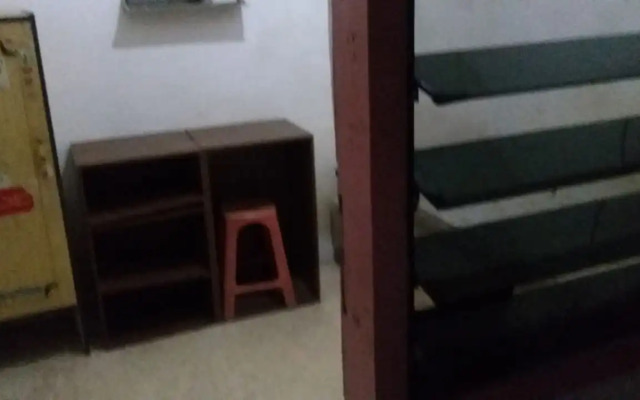 Penginapan Meli by ZUZU