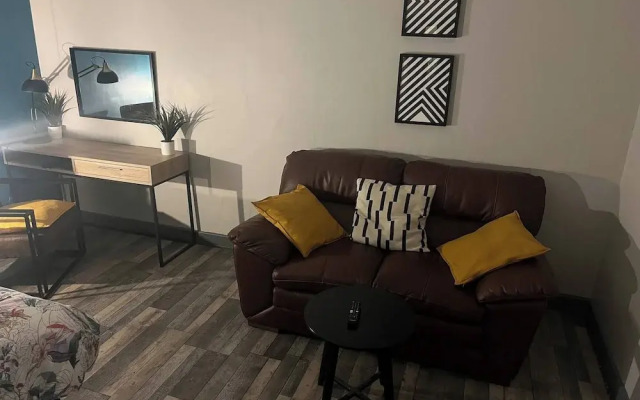 Pine Studio Apartment- Your Own Quiet Space!