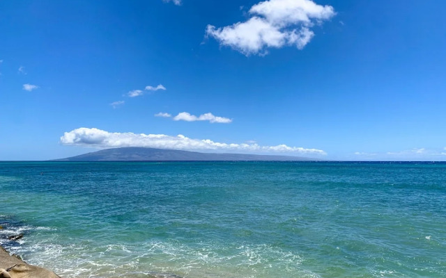 Royal Kahana 702 Studio Bedroom Condo by RedAwning