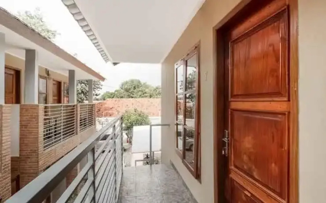 OYO 3262 Salihara Residence