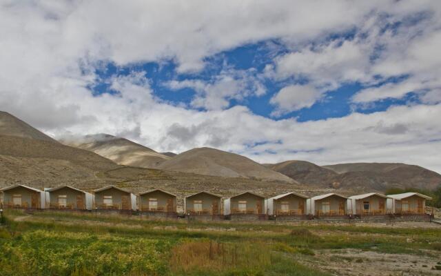 Pangong Retreat Camp